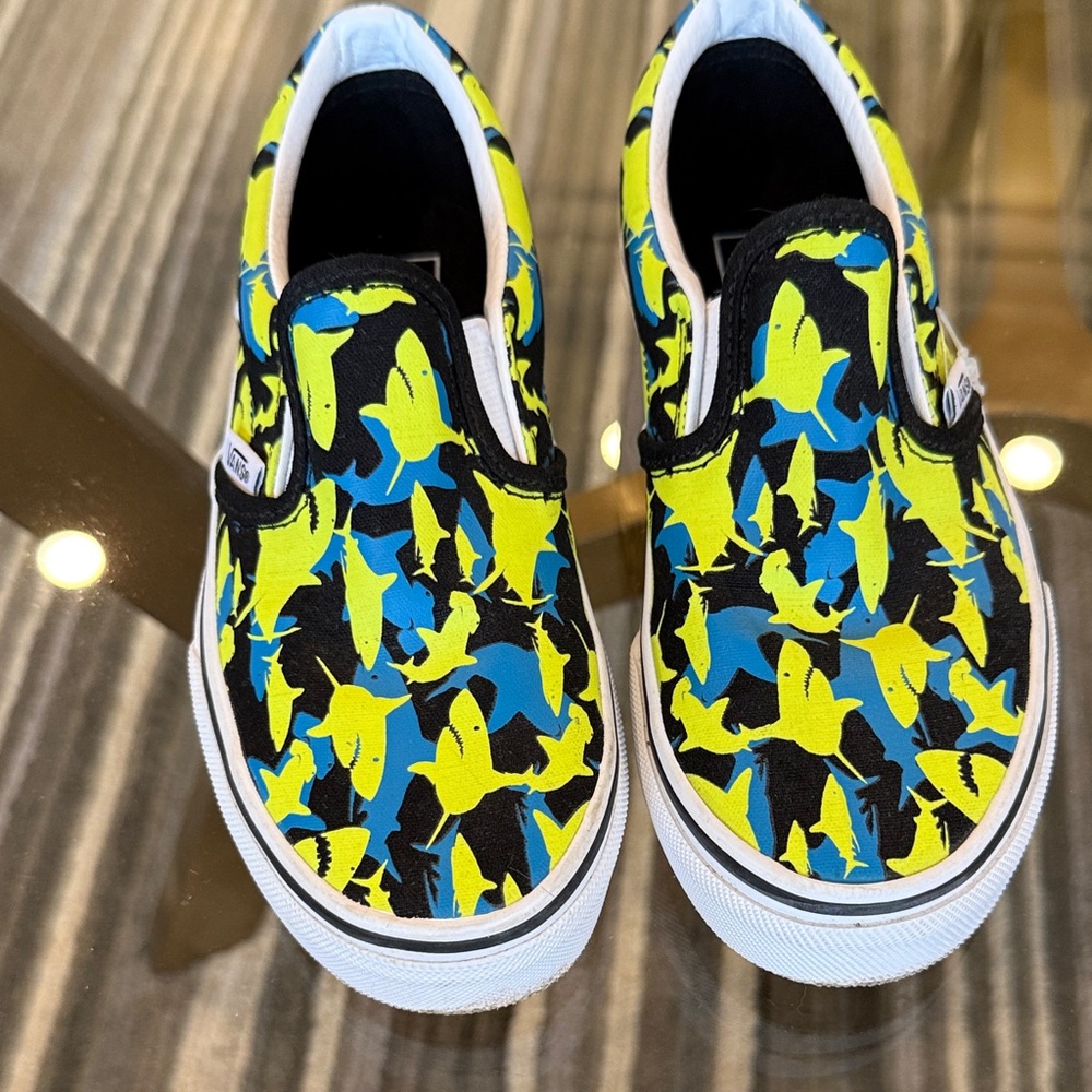 Vans Kids Shark Pattern Slip-On Sneakers - Black, Yellow, Blue